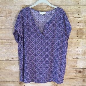 Lucy & Laurel Split Neck Lightweight Blouse